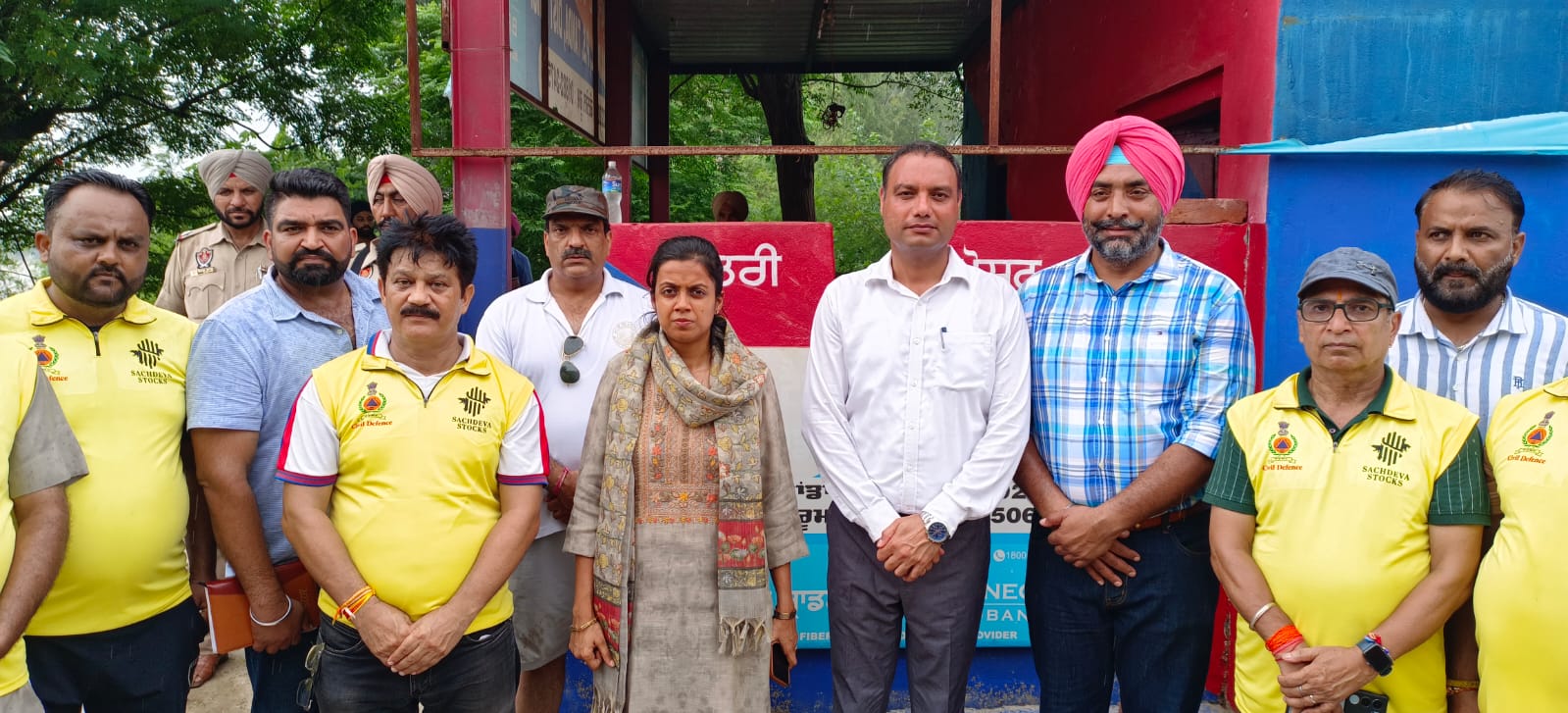 ਚੜ੍ਹਦਾ ਸੂਰਜ ਅਭਿਆਨ : ਡੀ.ਸੀ ਆਸ਼ਿਕਾ ਜੈਨ ਦੀ ਅਗਵਾਈ ਹੇਠ ਹੜ੍ਹ ਪ੍ਰਭਾਵਿਤ ਲੋਕਾਂ ਤੱਕ ਰਾਹਤ ਅਤੇ ਉਮੀਦ ਪਹੁੰਚੀ